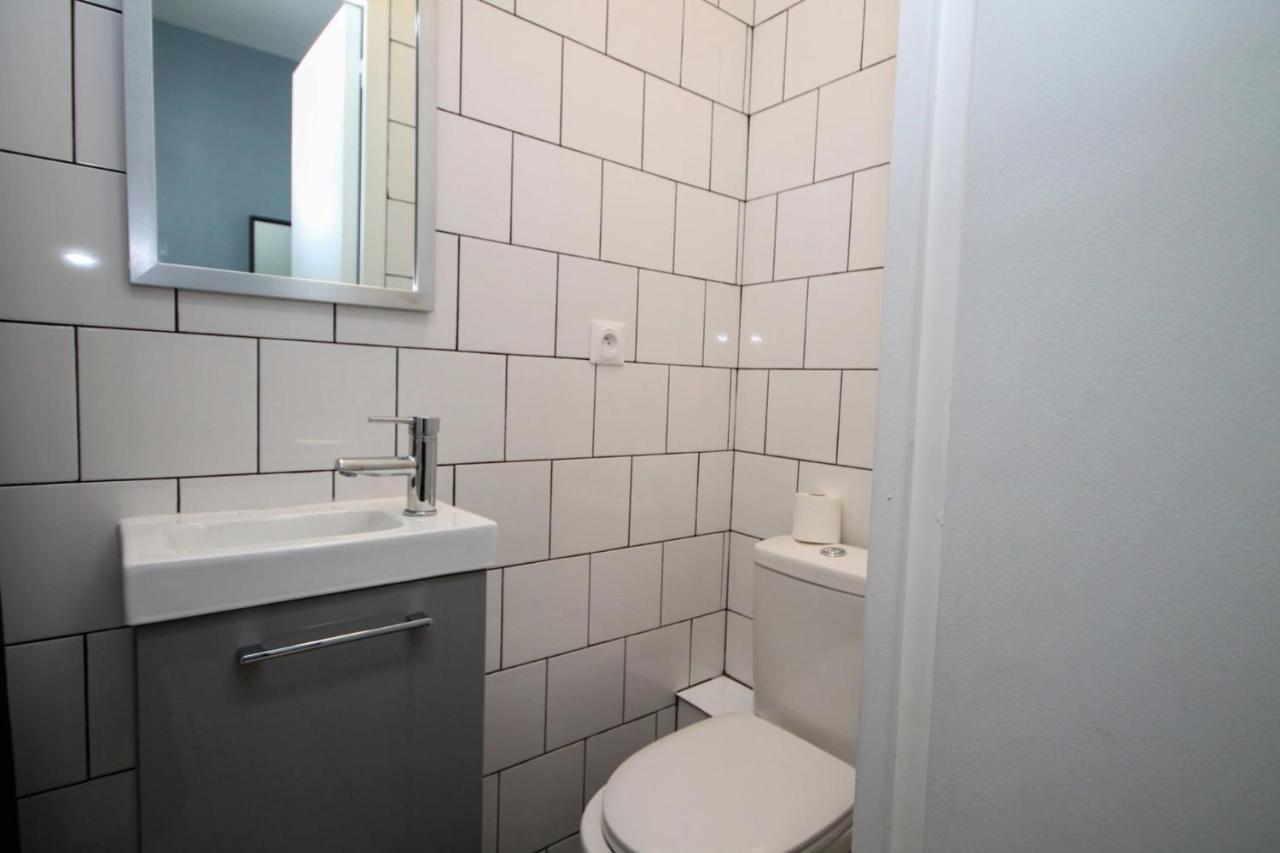 02 - Chambre Avec Lit Double Et Sdb Prive Wifi サン＝ドニ エクステリア 写真
